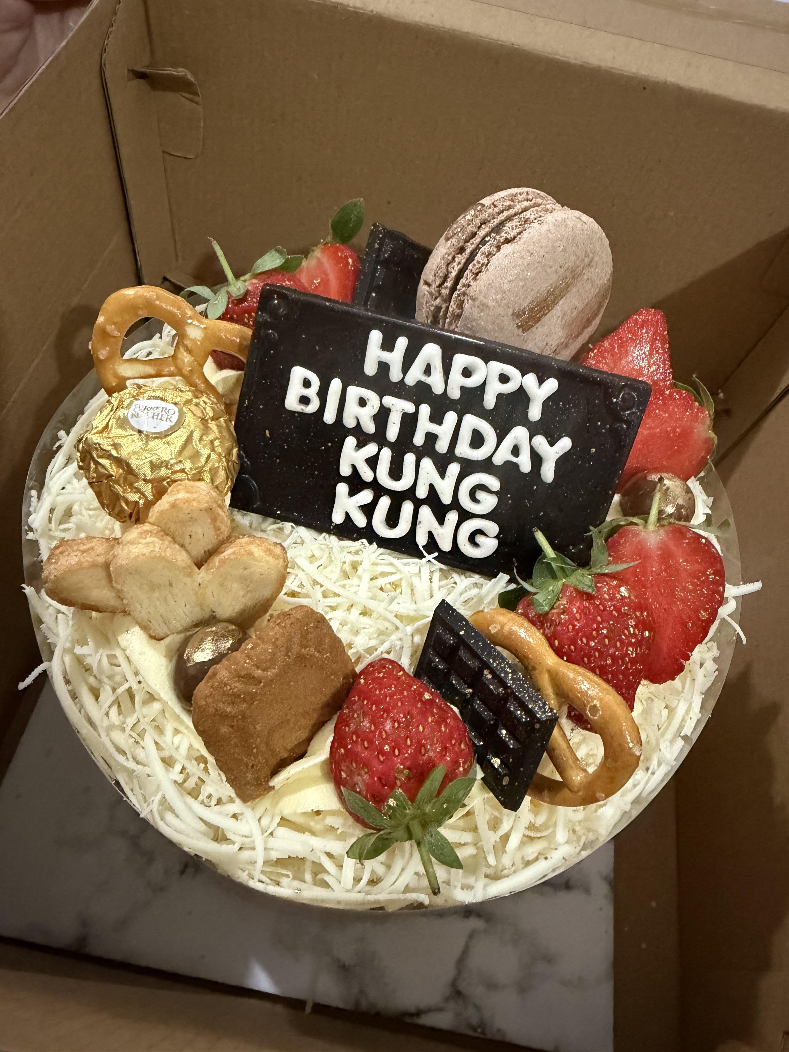 White Chocolate Round Cake – Kung Kung — Custom Cake by Elena Kitchen
