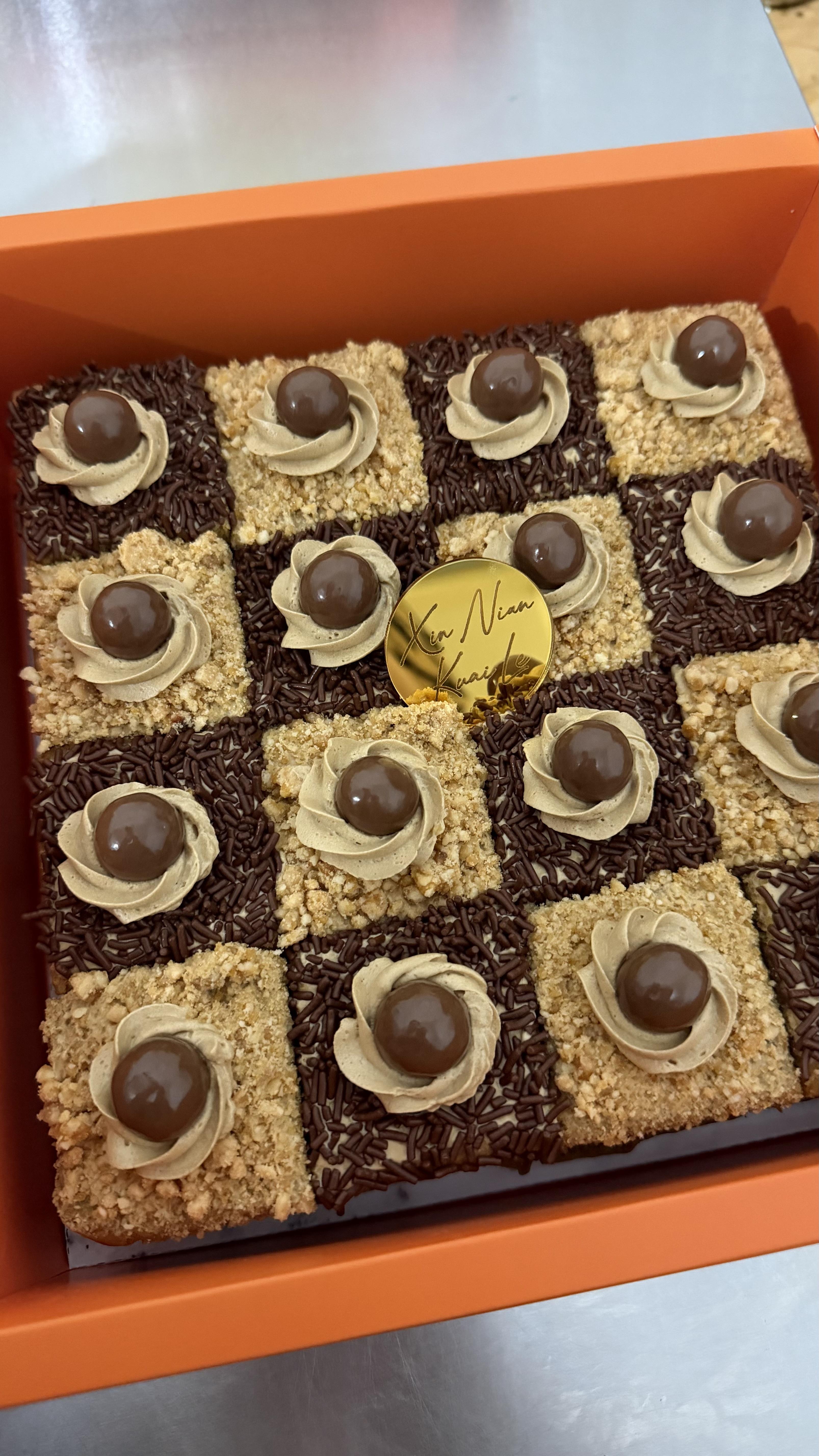 Nastar Crumble Checkerboard Squares — Everyday Cake by Elena Kitchen